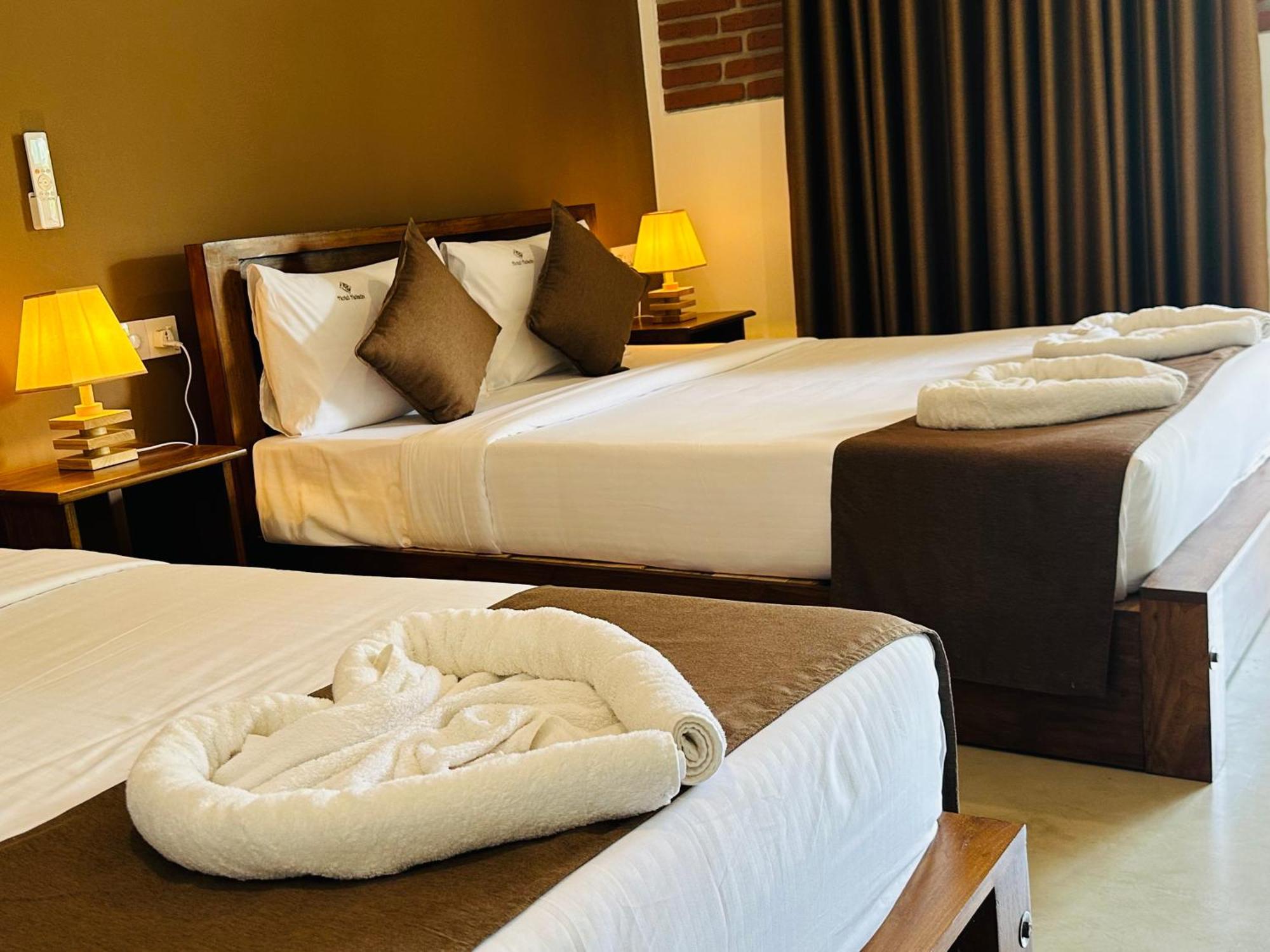 Hotel Heladiv Anuradhapura Esterno foto