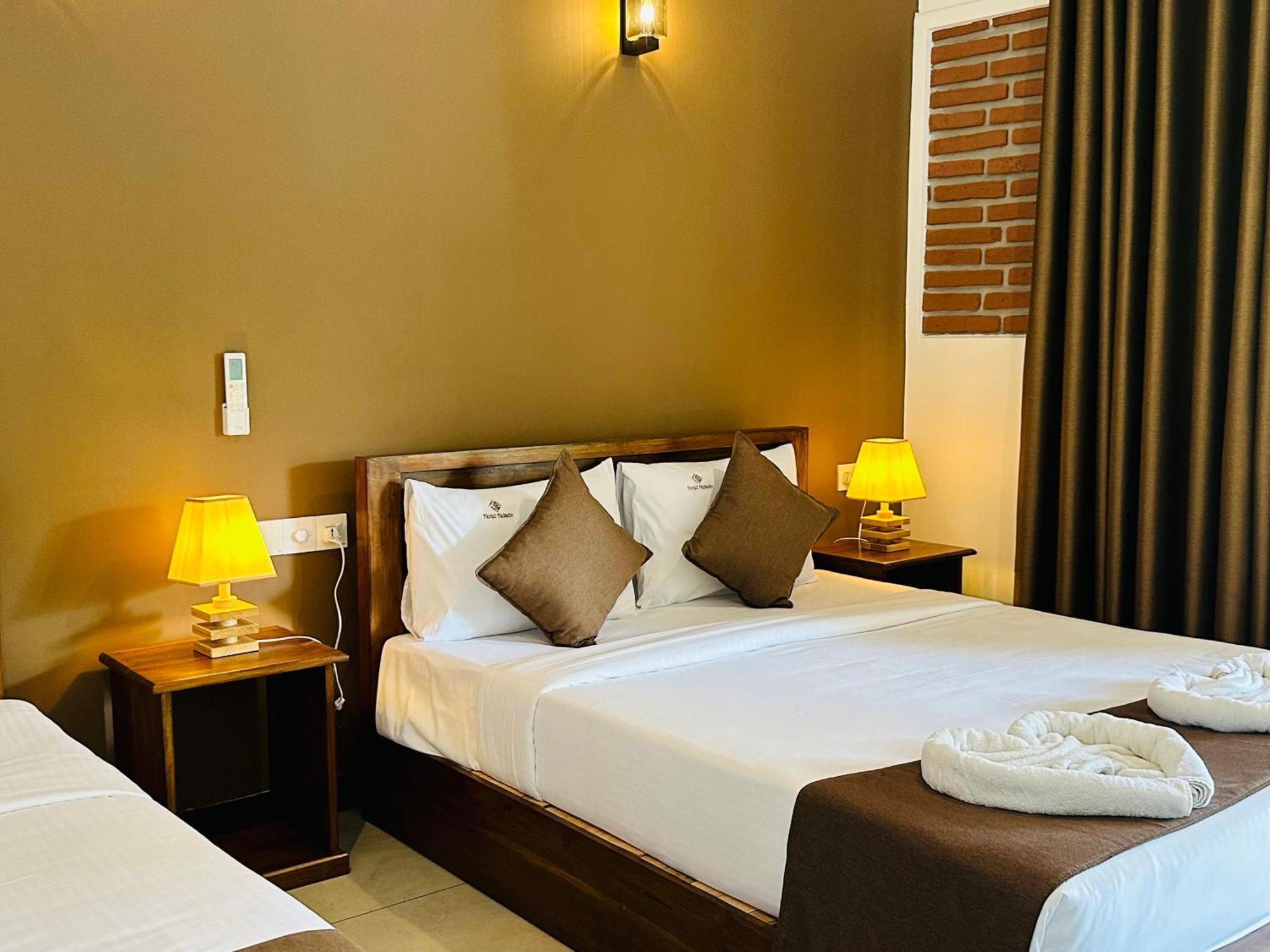 Hotel Heladiv Anuradhapura Esterno foto