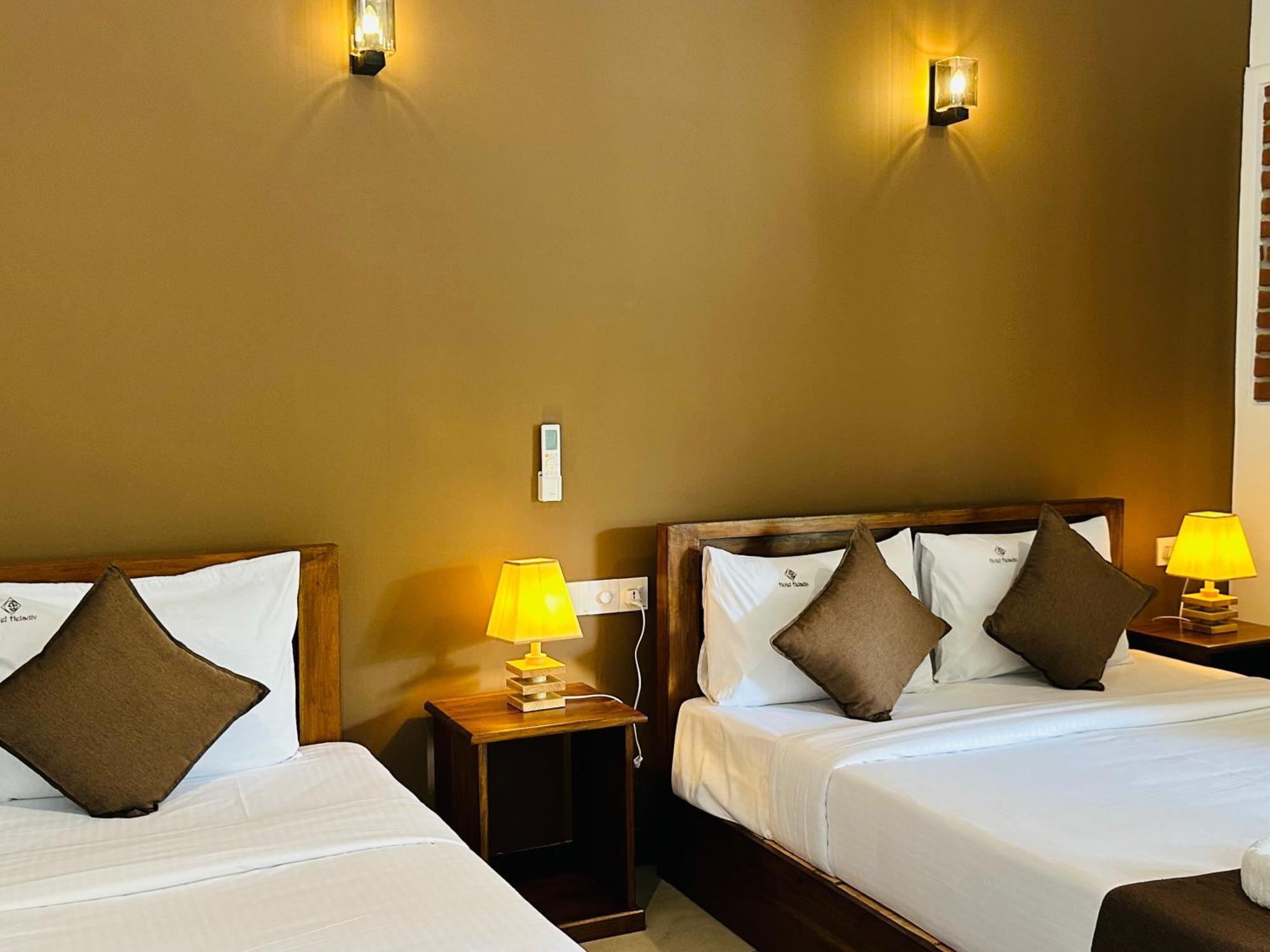 Hotel Heladiv Anuradhapura Esterno foto