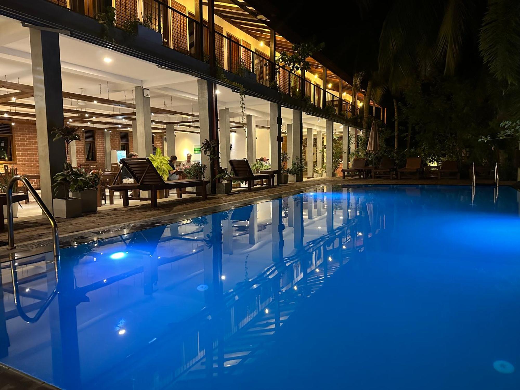 Hotel Heladiv Anuradhapura Esterno foto