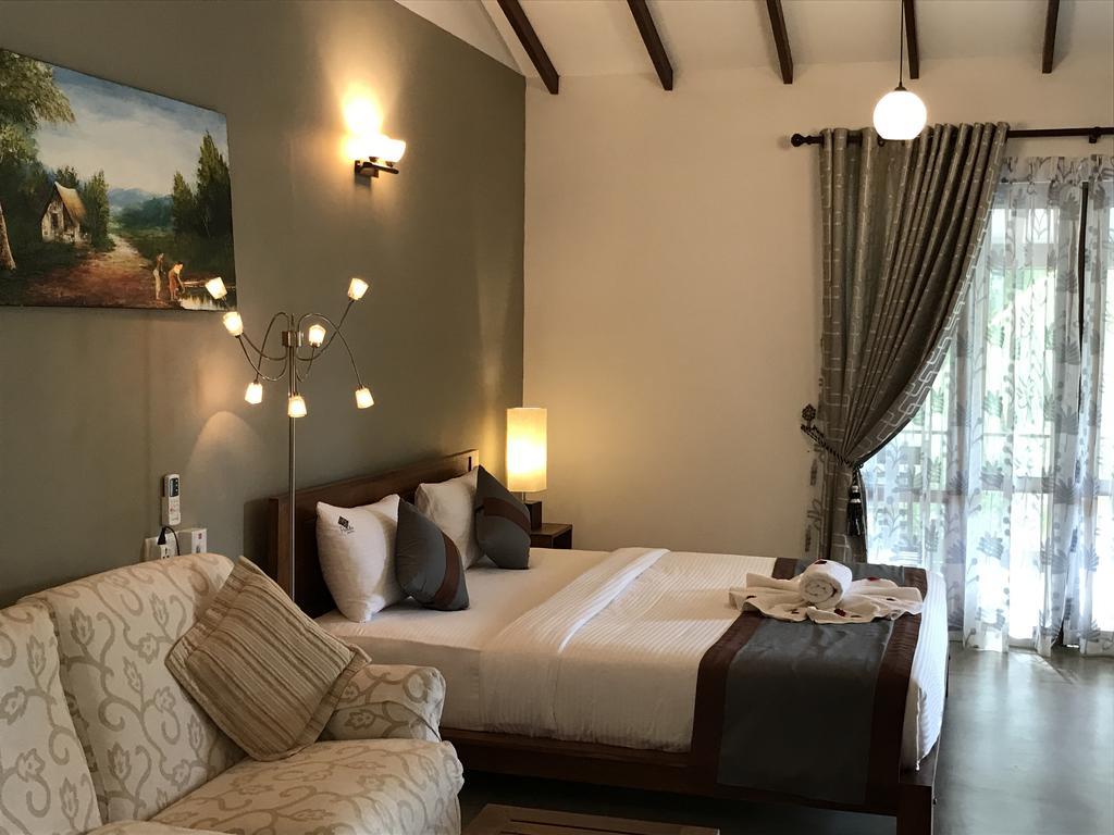 Hotel Heladiv Anuradhapura Esterno foto